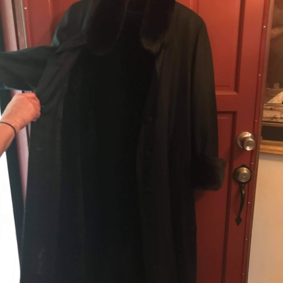 Removable mink liner ladies trench coat - Picture 4 of 5